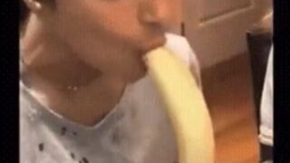 Charli Damelio leak – Blowjob With Banana