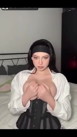 Blackwidof Nude tits and rubbing so hot